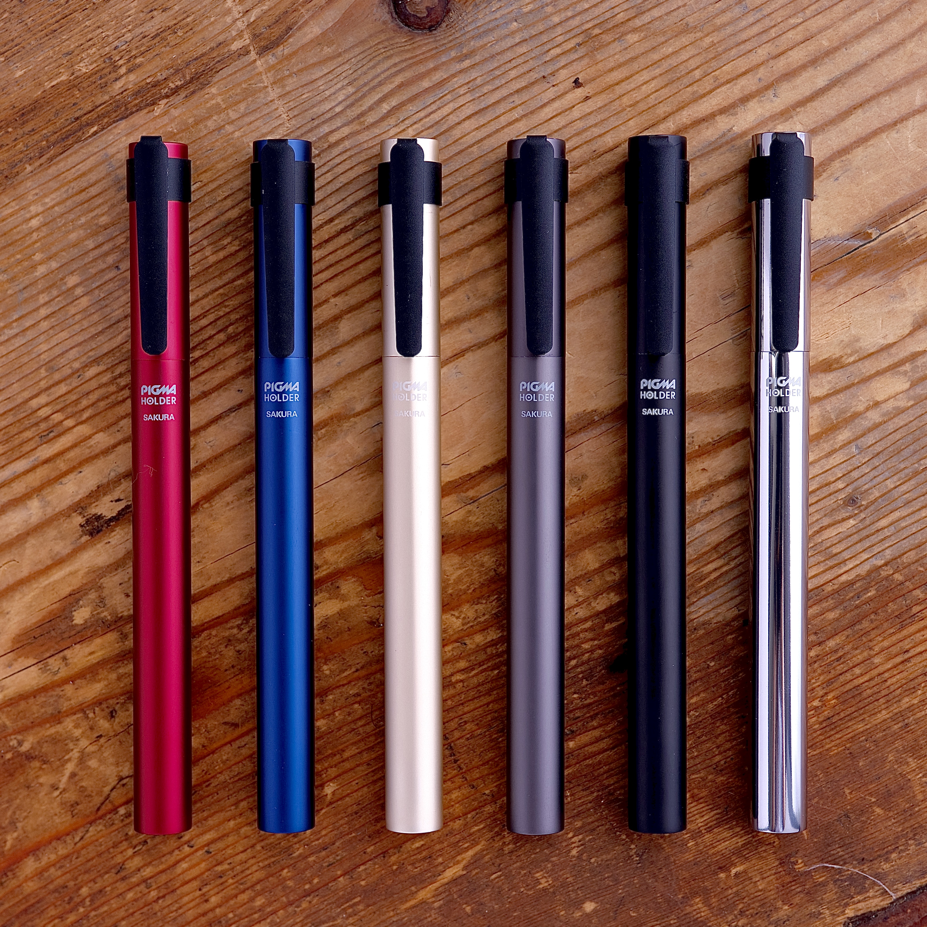 海外でも大人気！豊富な線幅バリエーションの水性顔料サインペン