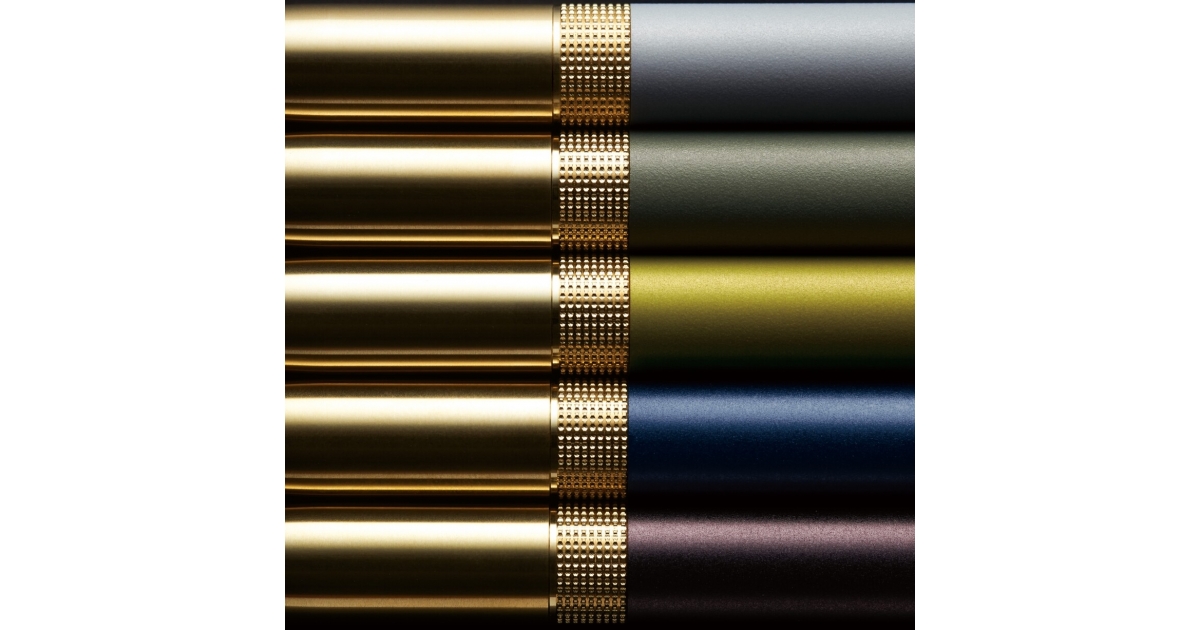 これまでにない細軸とモダンなデザイン、情緒感にこだわったやわらかな